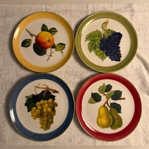 Metropolitan Museum of Art Made in Portugal
8” Fruit Plates (Set of 4)